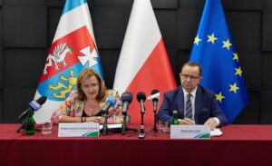 Małgorzata Jarosińska-Jedynak, członek zarządu województwa i Władysław Ortyl, marszałek województwa. Fot. Karol Ząbik/RARR