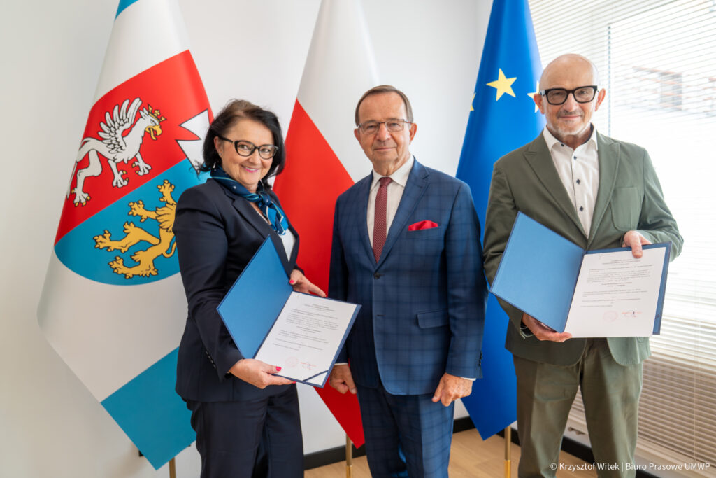 Wręczenie aktów powołania dyrektorom rzeszowskich instytucji kultury przez władze województwa podkarpackiego.